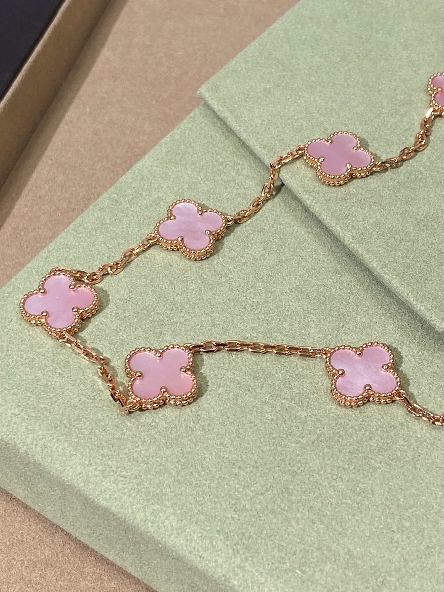 [Solara Jewelry]CLOVER 10 MOTIFS PINK NECKLACE