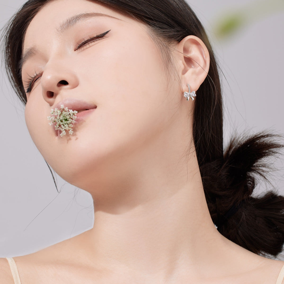 [Solara Jewelry]Exquisite Earrings With Heart-Shaped Bow Design