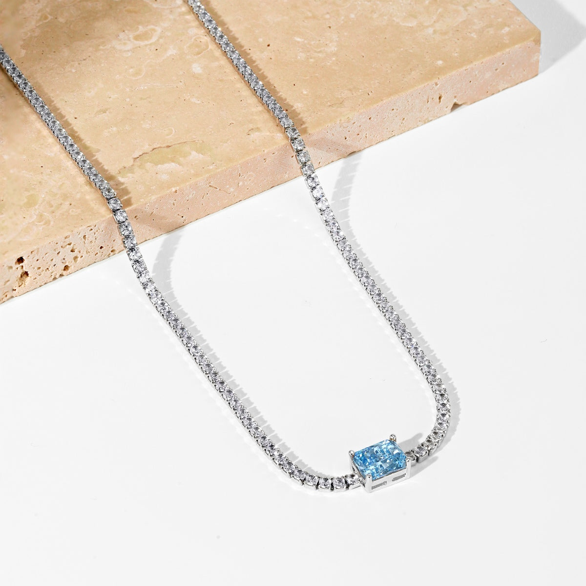 [Solara Jewelry]2.0 carat Ornate Emerald Cut Necklace