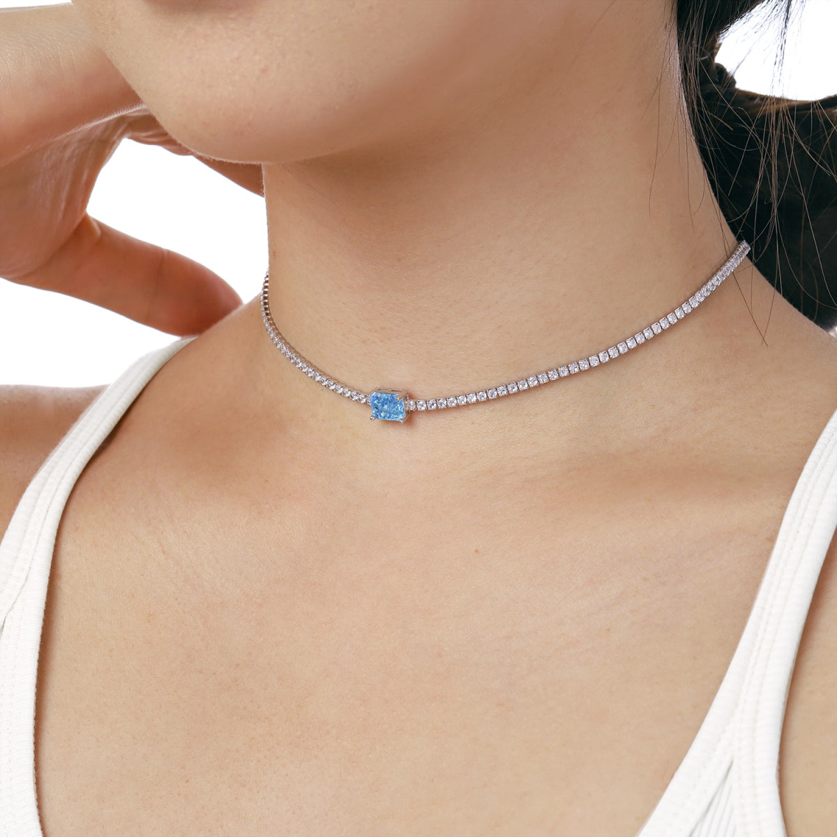 [Solara Jewelry]2.0 carat Ornate Emerald Cut Necklace