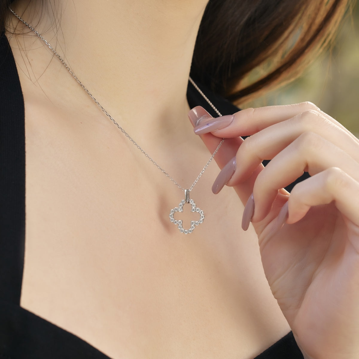 [Solara Jewelry]Four-Leaf Clover Hollow Design Exquisite Necklace