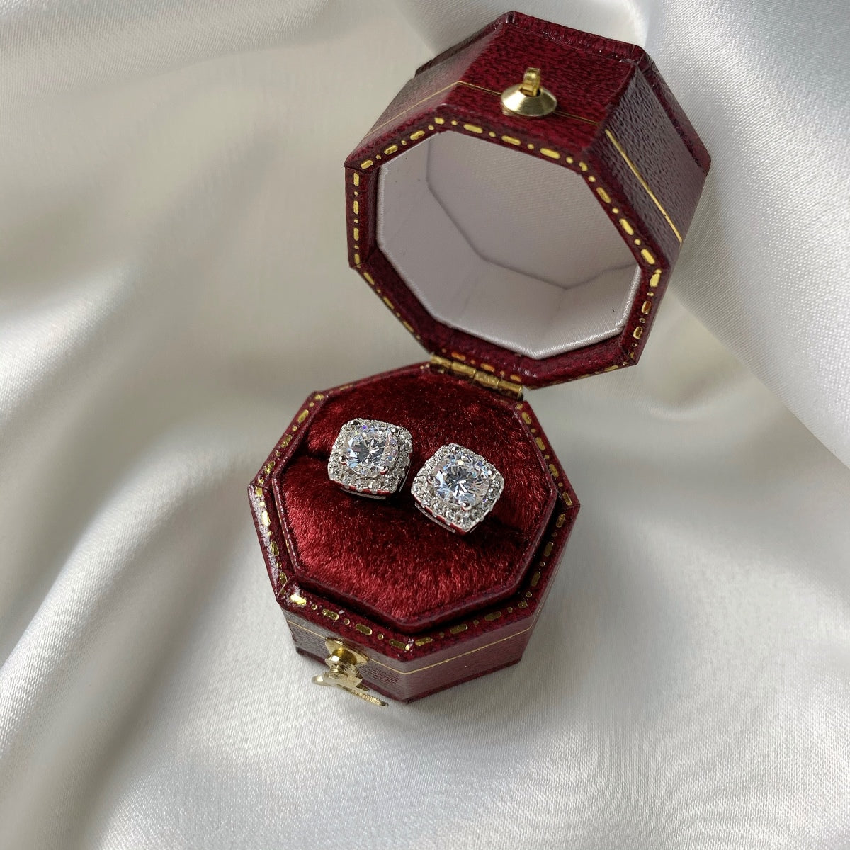 [Solara Jewelry]Classic Round Center Stone Stud Earrings