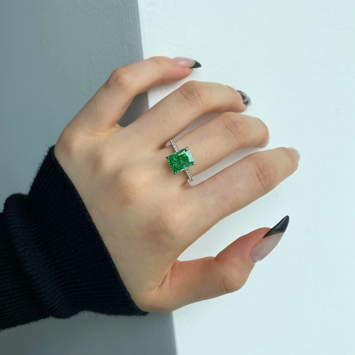 [Solara Jewelry]4.0 Carat Luxurious Engagement Ring