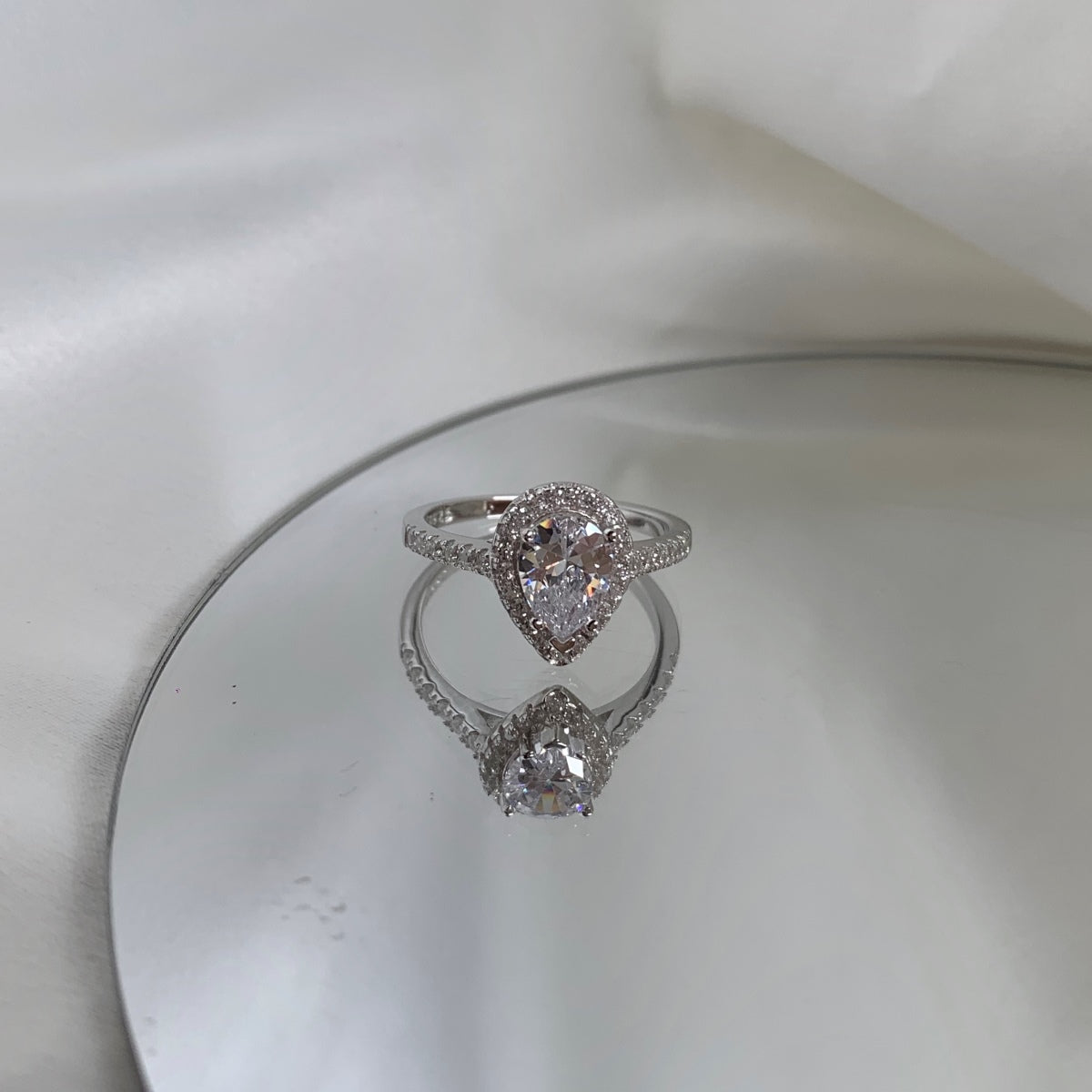 [Solara Jewelry]1.0 Carat Luxurious Resplendent Water Drop Shape Wedding Ring