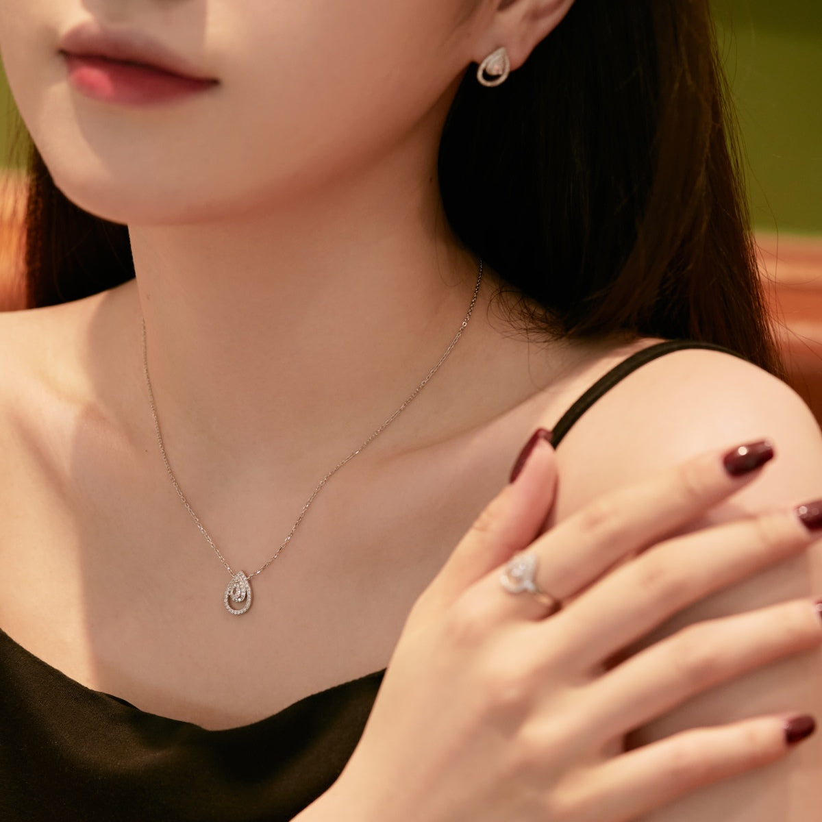 [Solara Jewelry]Sparkling Delicate Water Drop Shape Daily Earrings
