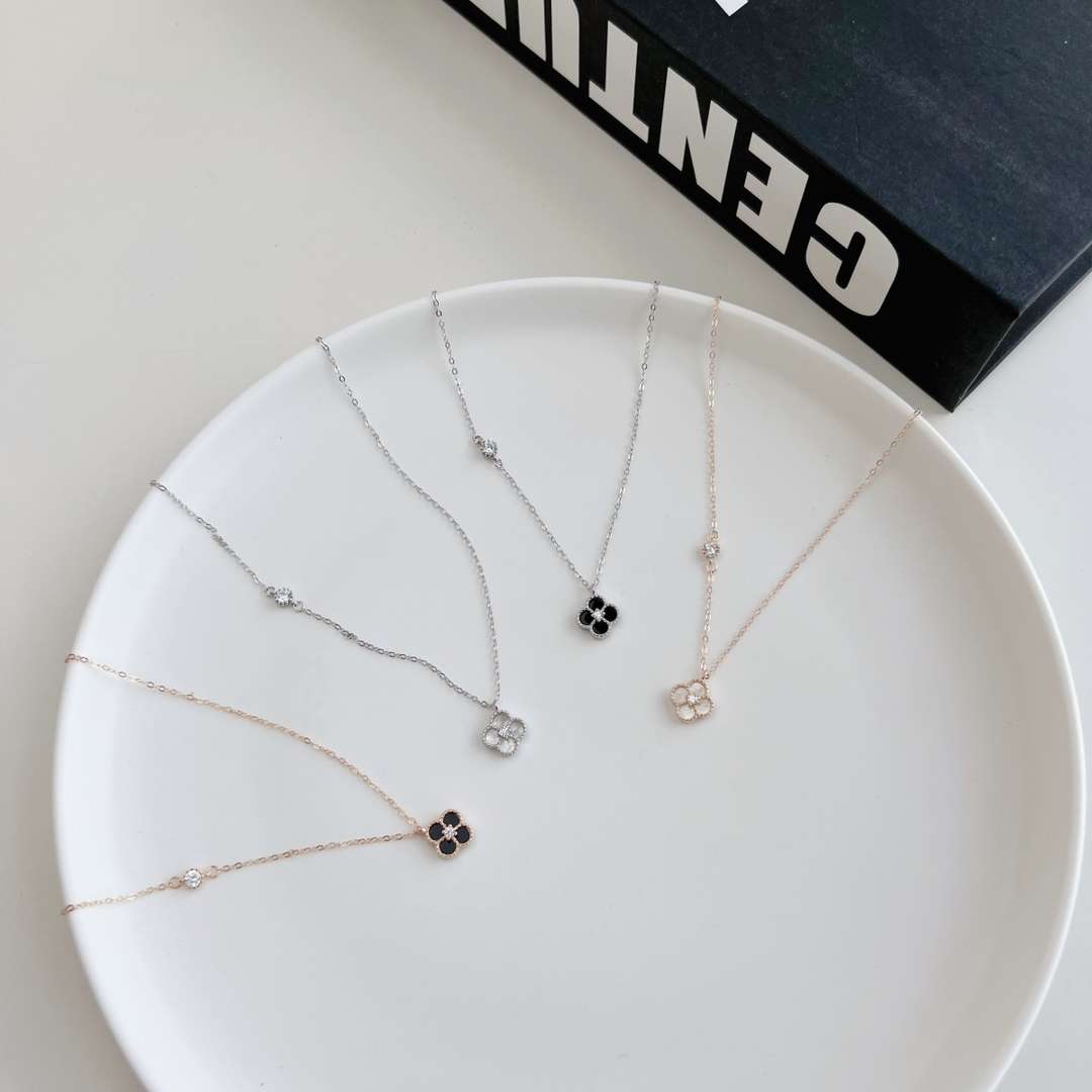 [Solara Jewelry]Delicate Flower Shape Necklace
