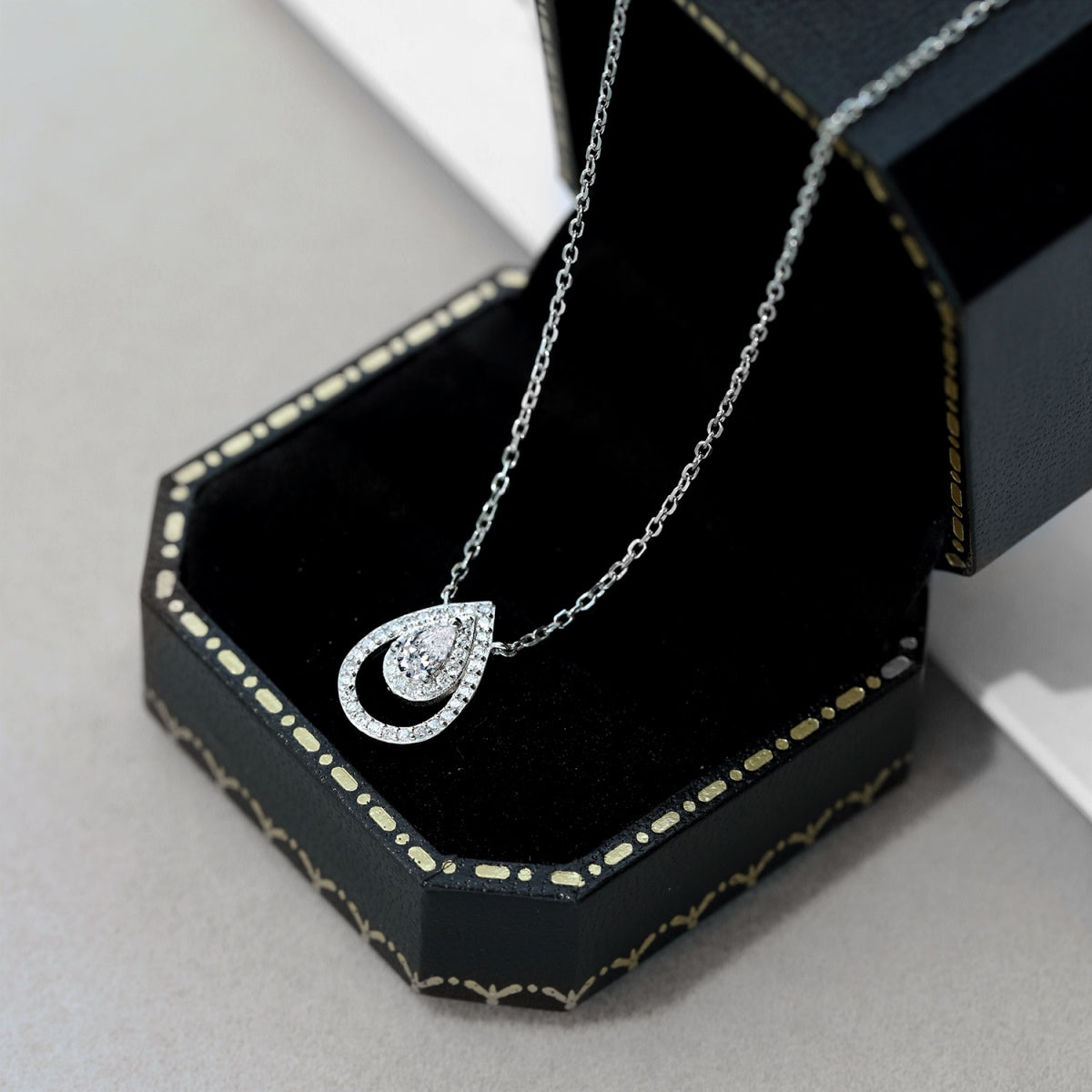 [Solara Jewelry]Sparkling Pear Cut Necklace