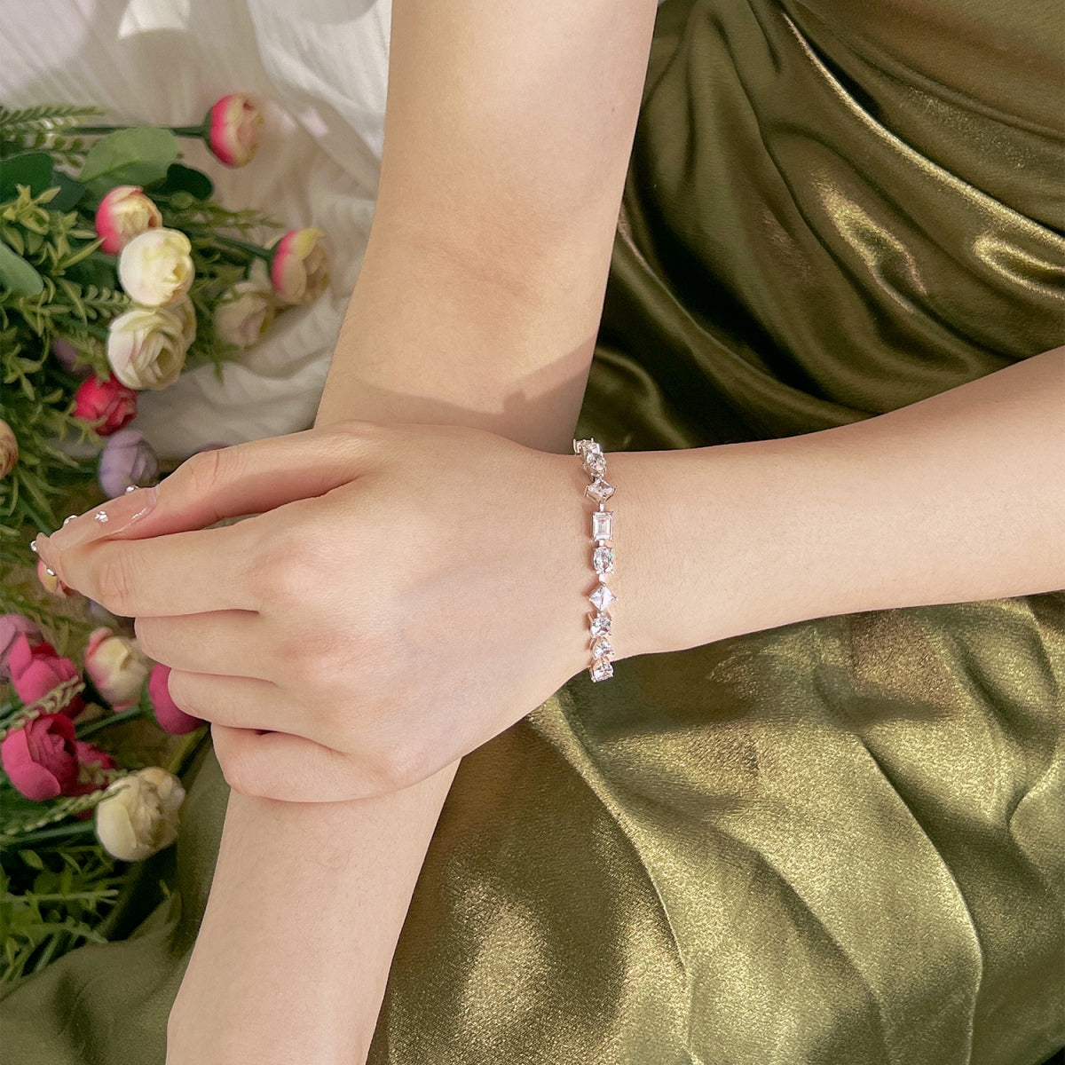 [Solara Jewelry]Unique Exquisite Multi Cut Daily Bracelet