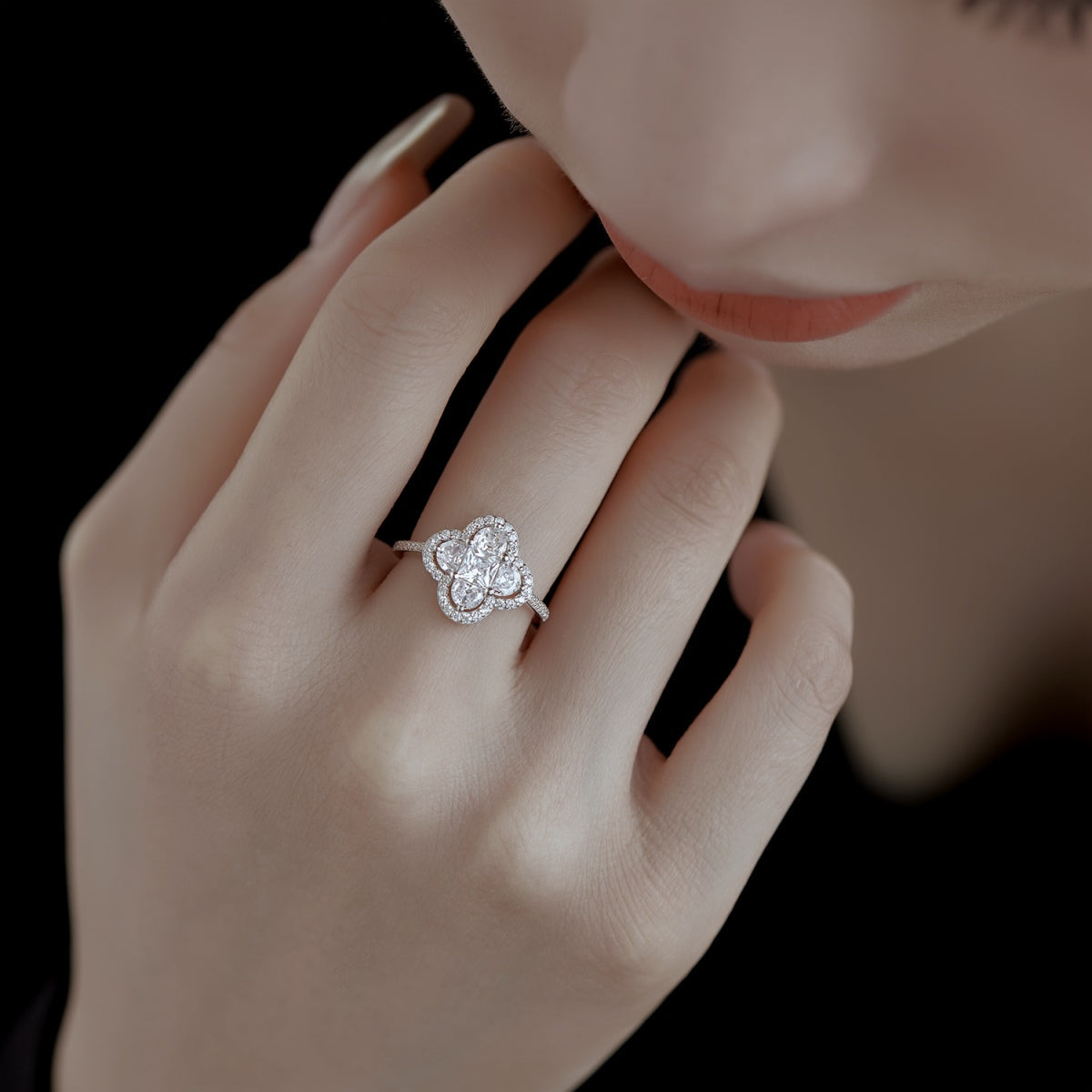 [Solara Jewelry]Luxurious Eternity Flower Shape Banquet Ring