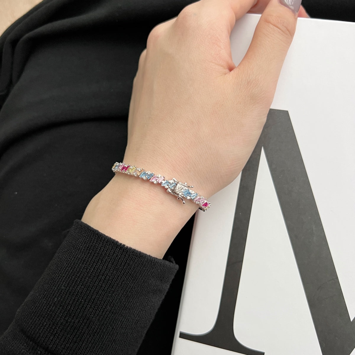 [Solara Jewelry]Ornate Sparkling Multi Cut Party Bracelet
