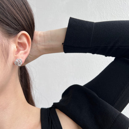 [Solara Jewelry]Exquisite Flower Shape Daily Earrings
