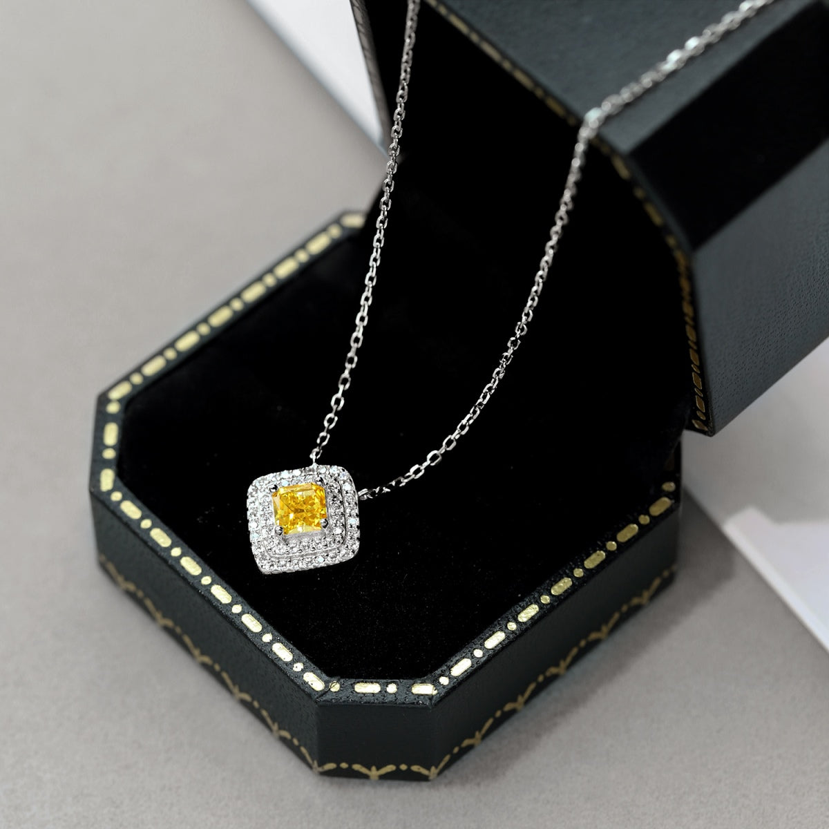 [Solara Jewelry]Sparkling Asscher Cut Necklace
