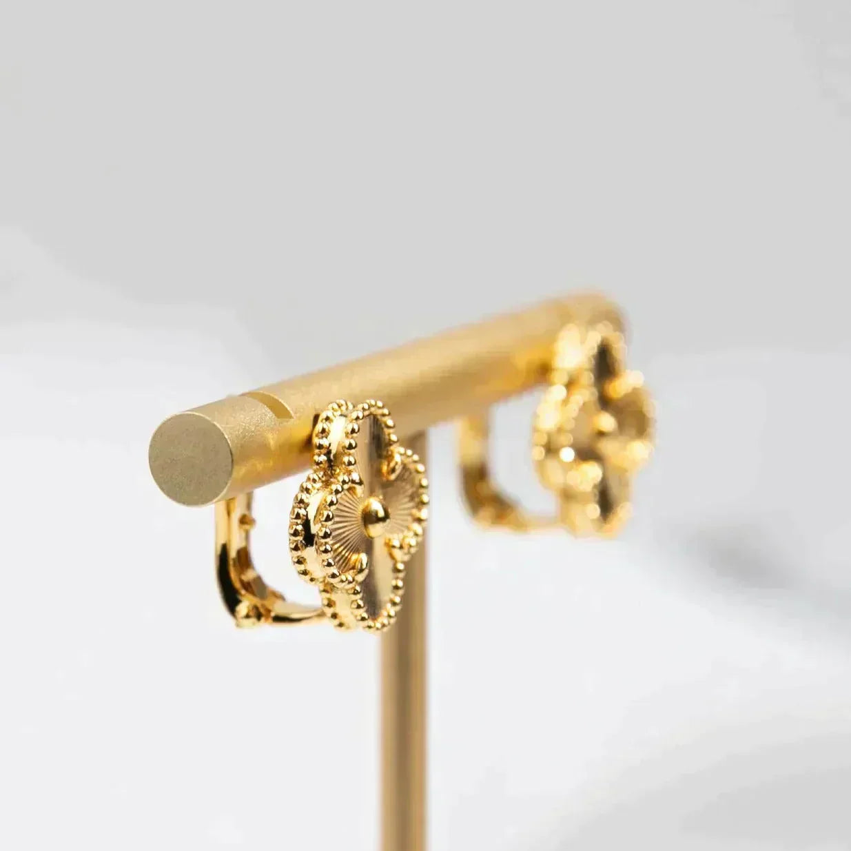 [Solara Jewelry]CLOVER MEDIUM 1 MOTIFS LASER EARRINGS