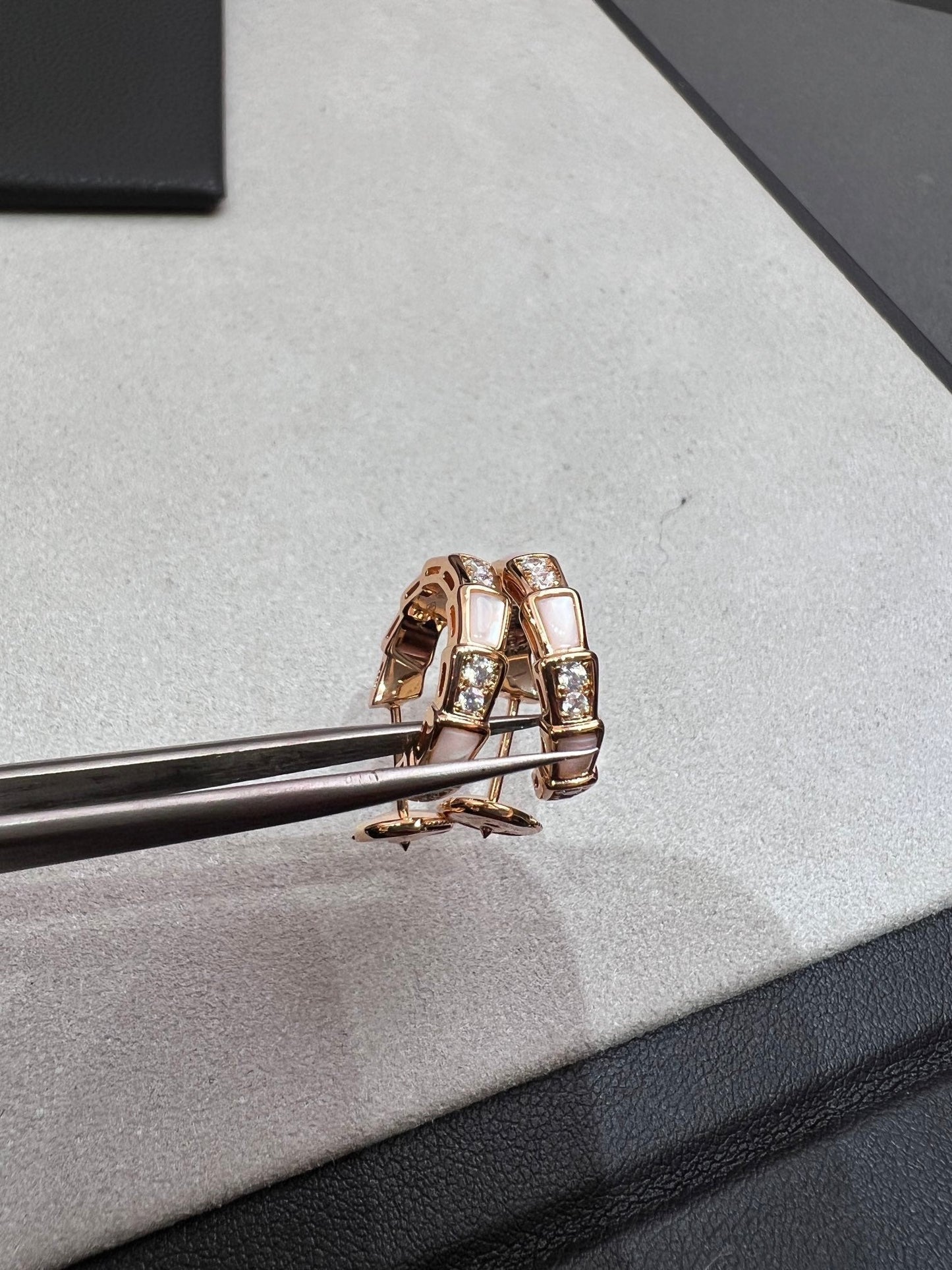 [Solara Jewelry]SERPENTI MOP PINK GOLD EARRINGS