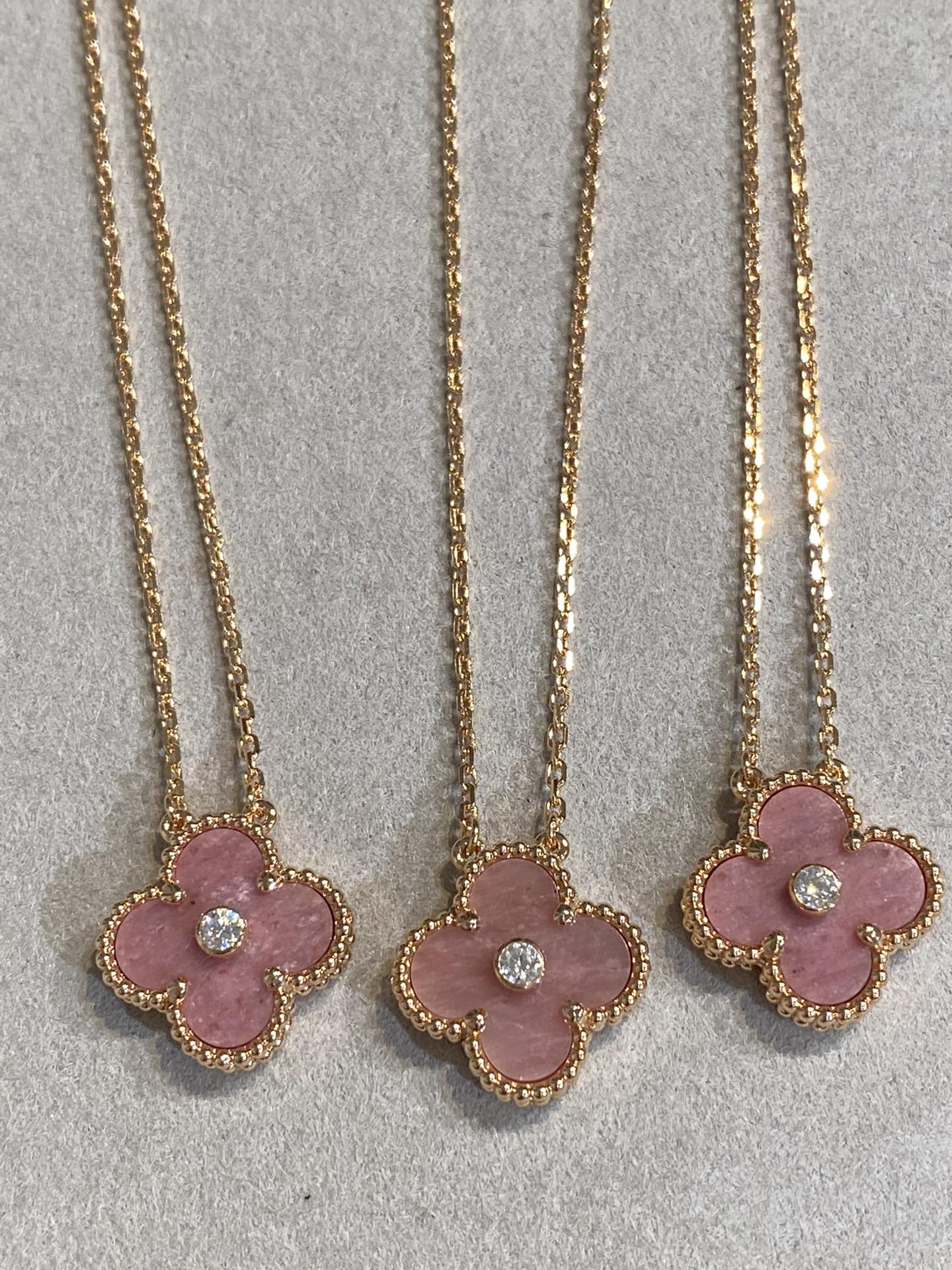 [Solara Jewelry]CLOVER 15MM DIAMOND RHODONITE NECKLACE