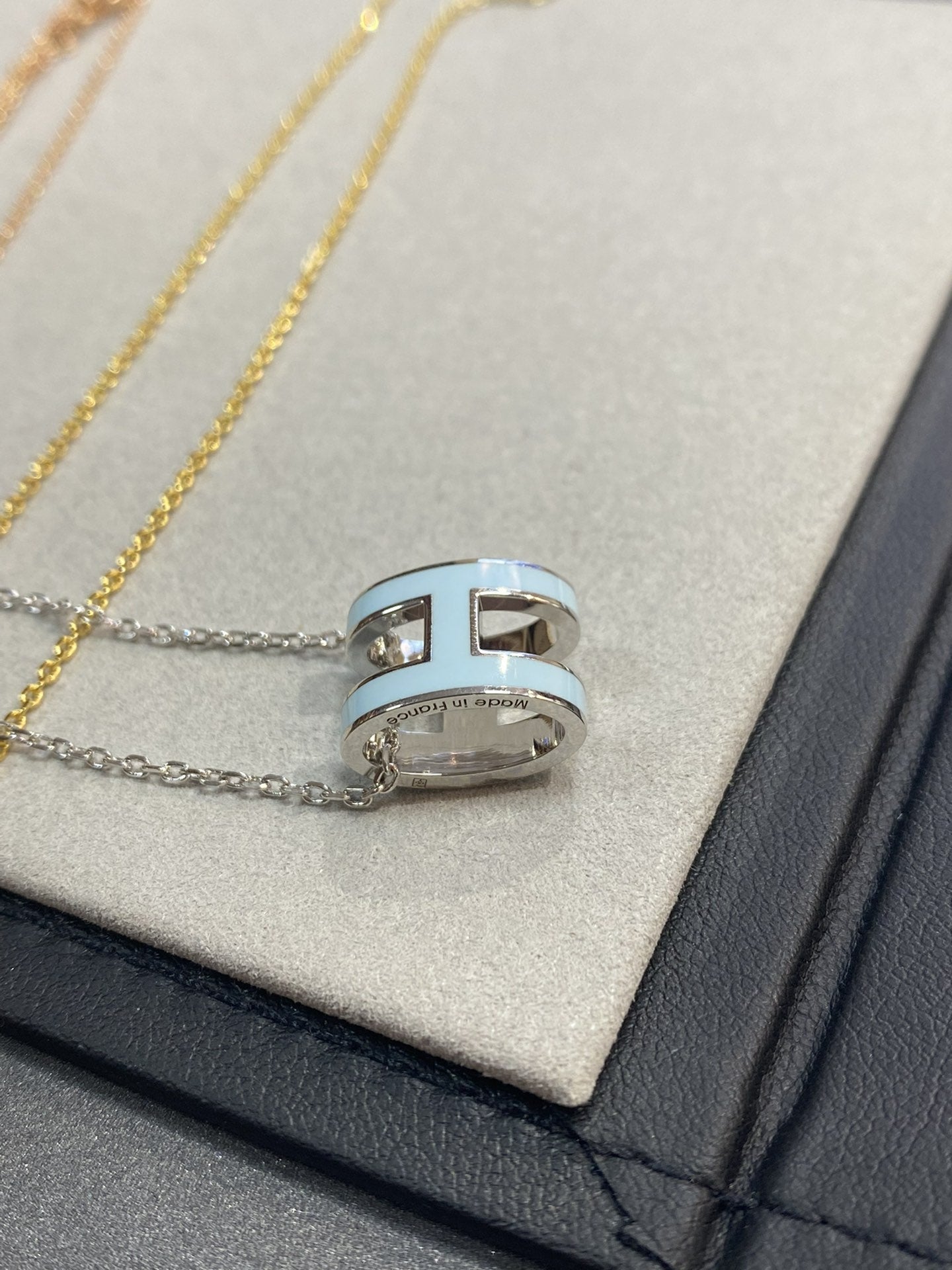 [Solara Jewelry]POP H LIGHT BLUE NECKLACE