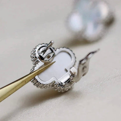 [Solara Jewelry]CLOVER MEDIUM 1 MOTIFS  WHITE MOP EARRINGS SILVER