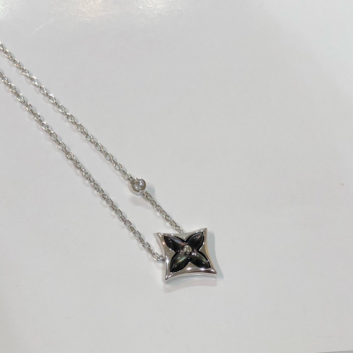 [Solara Jewelry]STAR BLACK MOP NECKLACE