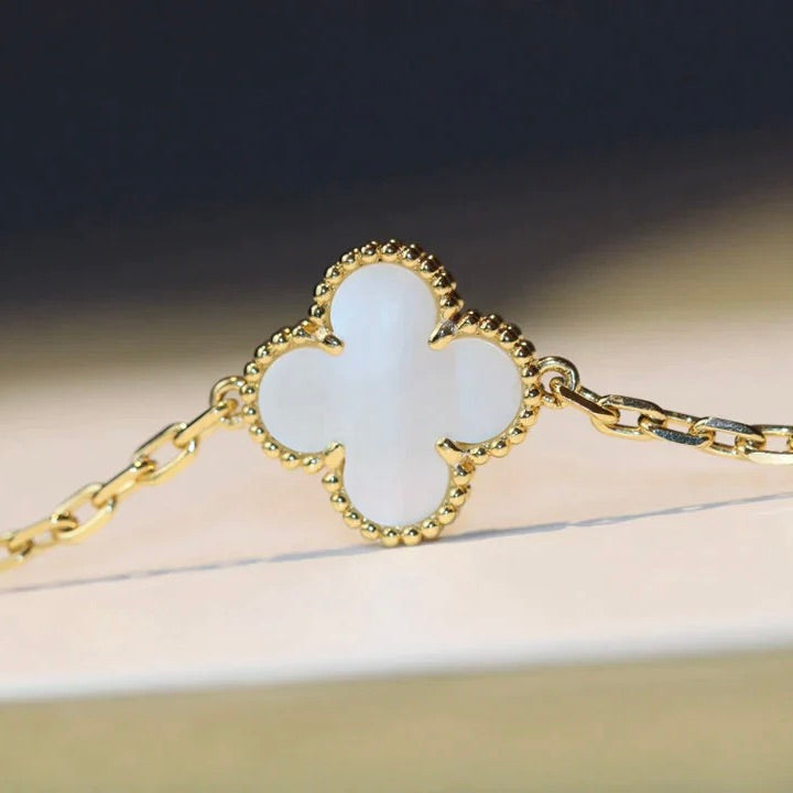 [Solara Jewelry]CLOVER 20 MOTIFS WHITE MOP NECKLACE