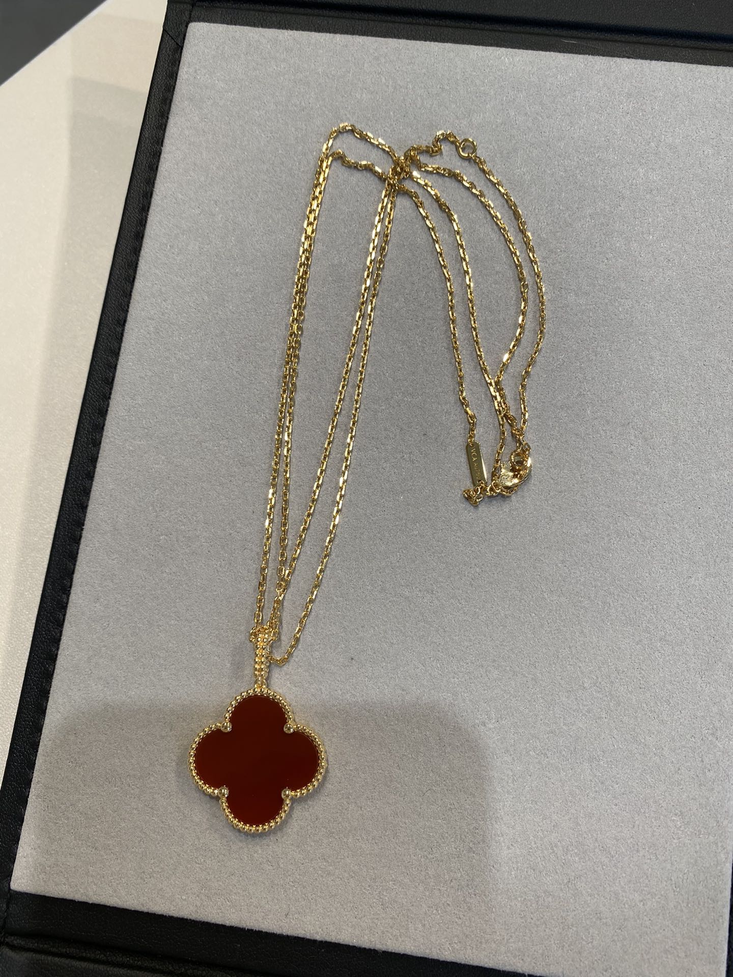 [Solara Jewelry]CLOVER 25MM NECKLACE GOLD CARNELIAN