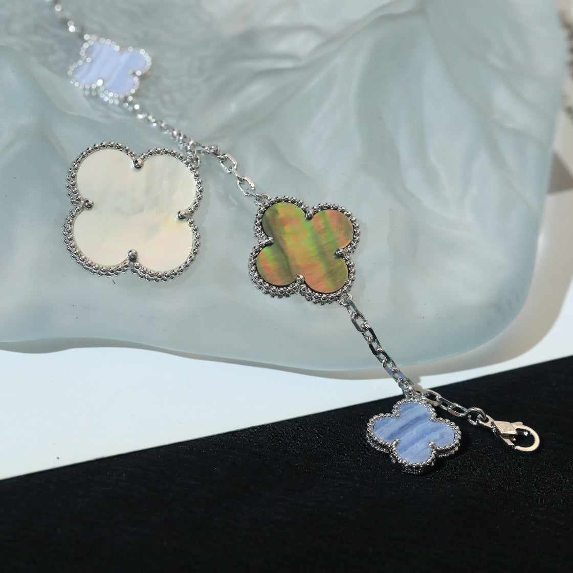 [Solara Jewelry]CLOVER BRACELET 5 MOTIFS MOP CHALCEDONY SILVER