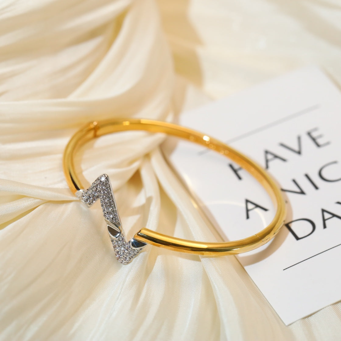[Solara Jewelry]VOLTE UPSITE DOWN GOLD DIAMOND BRACELET