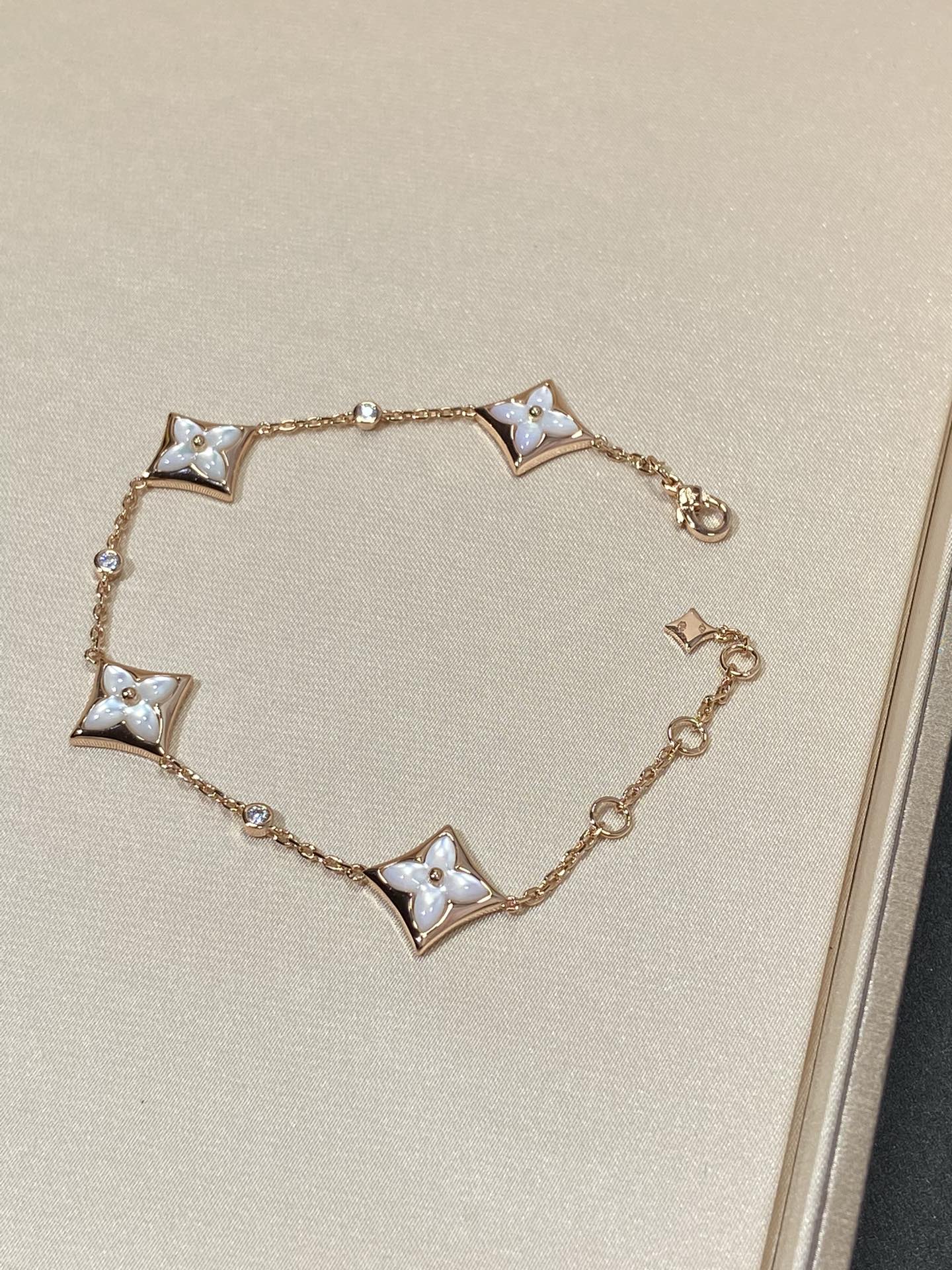 [Solara Jewelry]STAR 4 MOTIF MOP DIAMOND PINK GOLD BRACELET