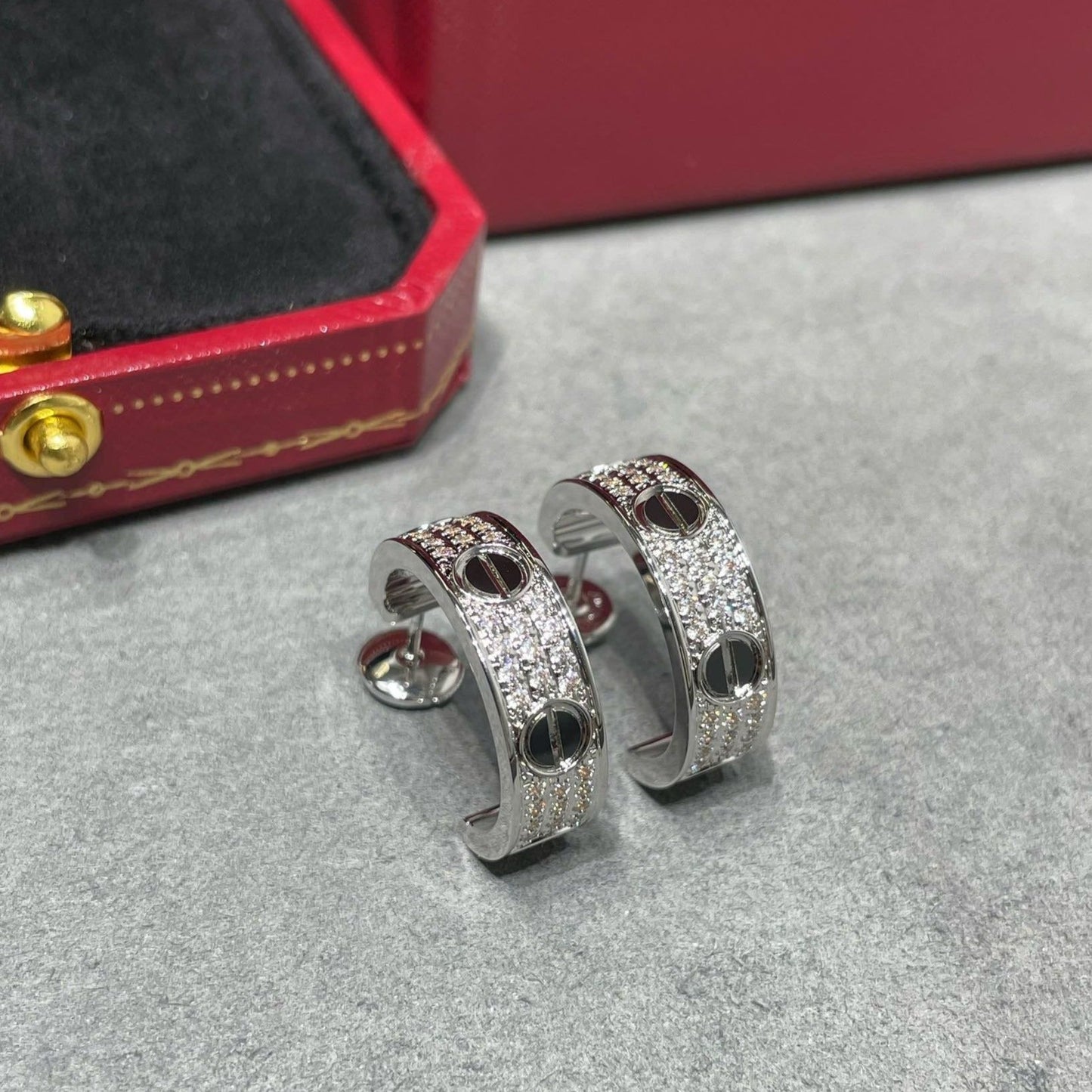 [Solara Jewelry]LOVE CERAMIC DIAMOND PAVED SILVER EARRINGS