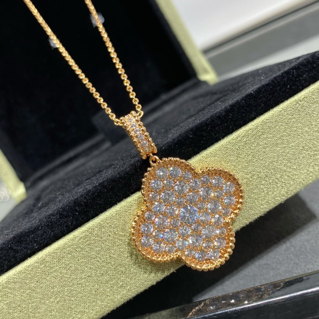 [Solara Jewelry]CLOVER 25MM LARGE PEDANT DIAMOND PAVED LONG NECKLACE