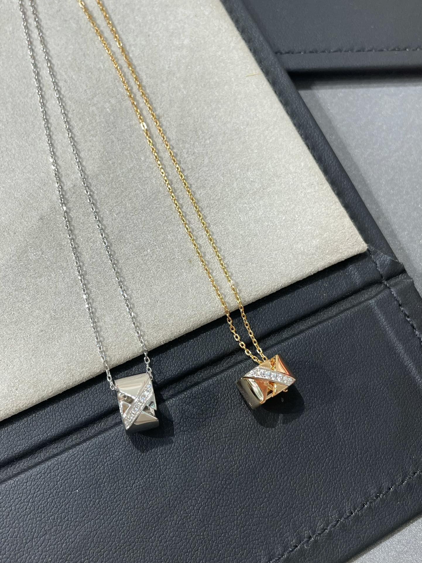 [Solara Jewelry]LIENS EVIDENCE DIAMOND NECKLACE