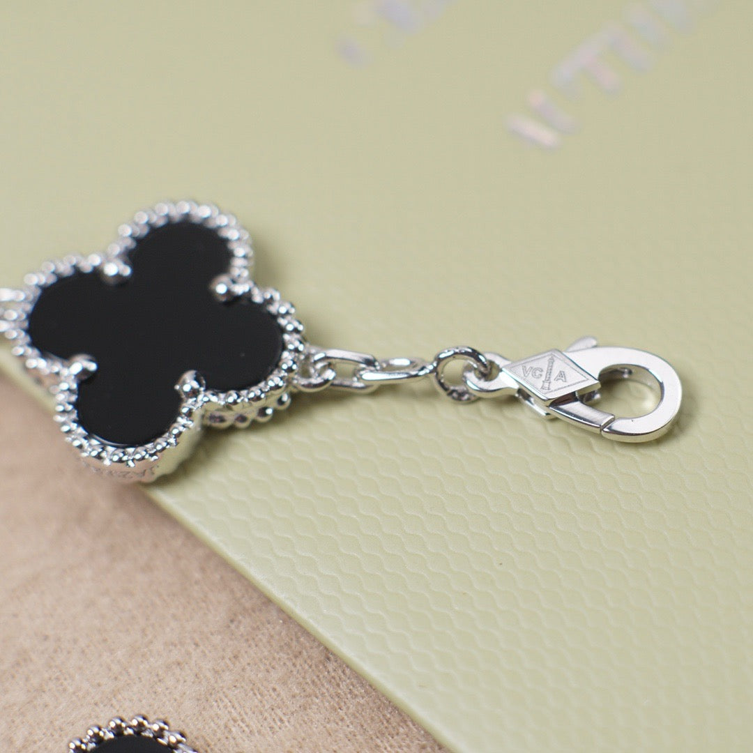 [Solara Jewelry]CLOVER 5 MOTIF ONYXS  BRACELET SILVER