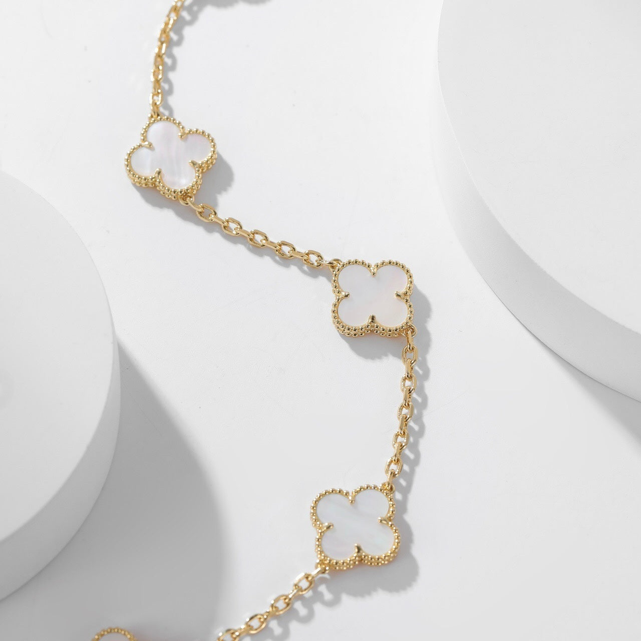 [Solara Jewelry]CLOVERS THE 10-MOTIFS WHITE MOTHER OF PEARL NECKLACE
