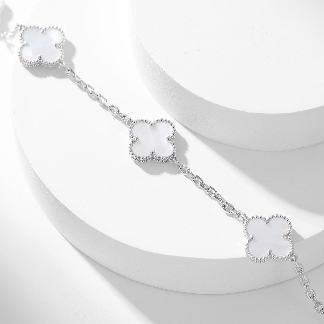 [Solara Jewelry]CLOVERS THE 10-MOTIFS WHITE MOTHER OF PEARL NECKLACE