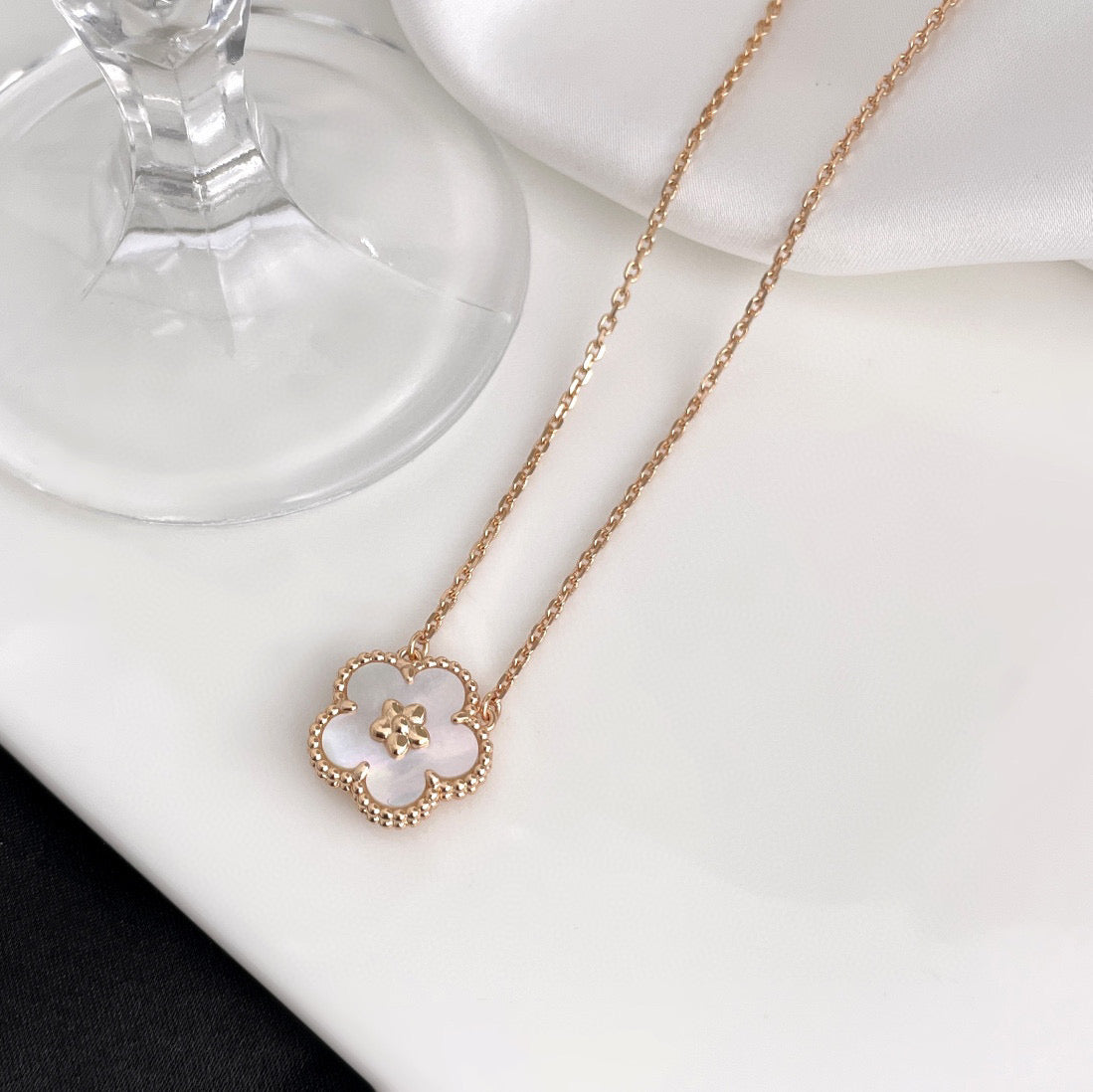 [Solara Jewelry]LUCKY  WHITE MOP  PLUM BLOSSOM NECKLACE