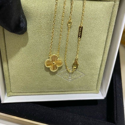 [Solara Jewelry]CLOVER 15MM LASER NECKLACE
