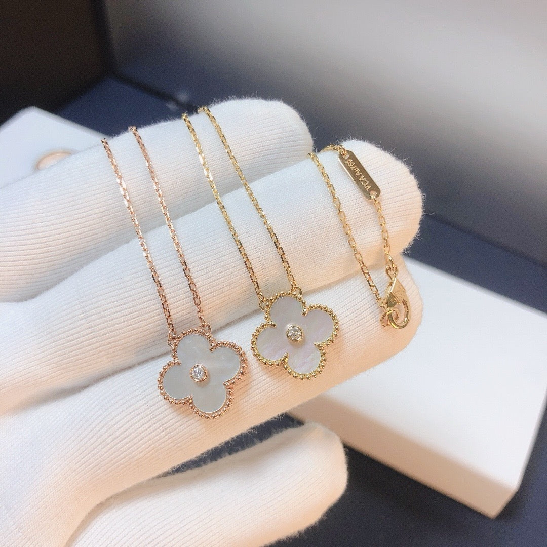 [Solara Jewelry]CLOVER 15MM DIAMOND WHITE FRITILLARIA NECKLACE