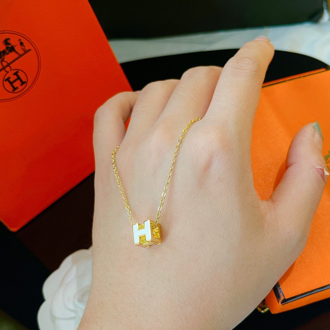 [Solara Jewelry]H WHITE SQUARE GOLD NECKLACE