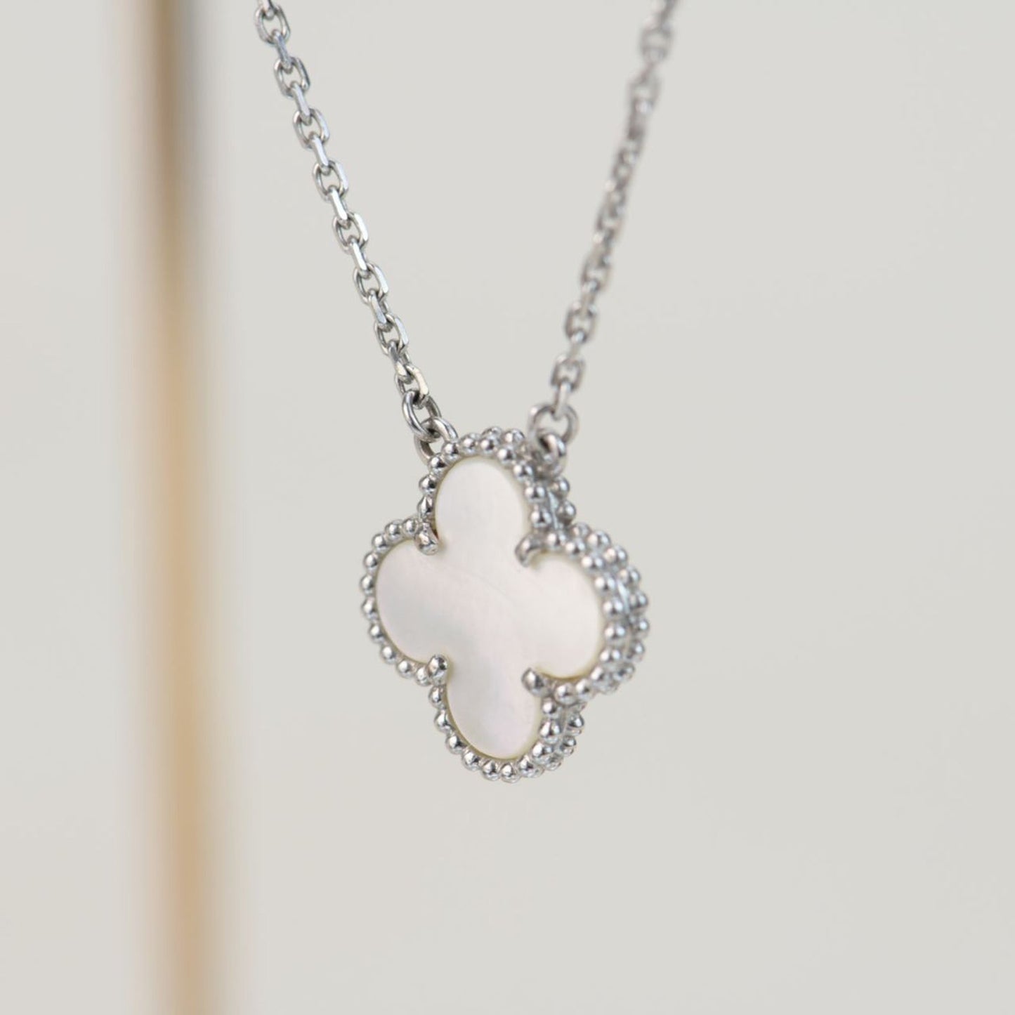 [Solara Jewelry]CLOVER  15MM WHITE MOTHER-OF-PEARL SILVER