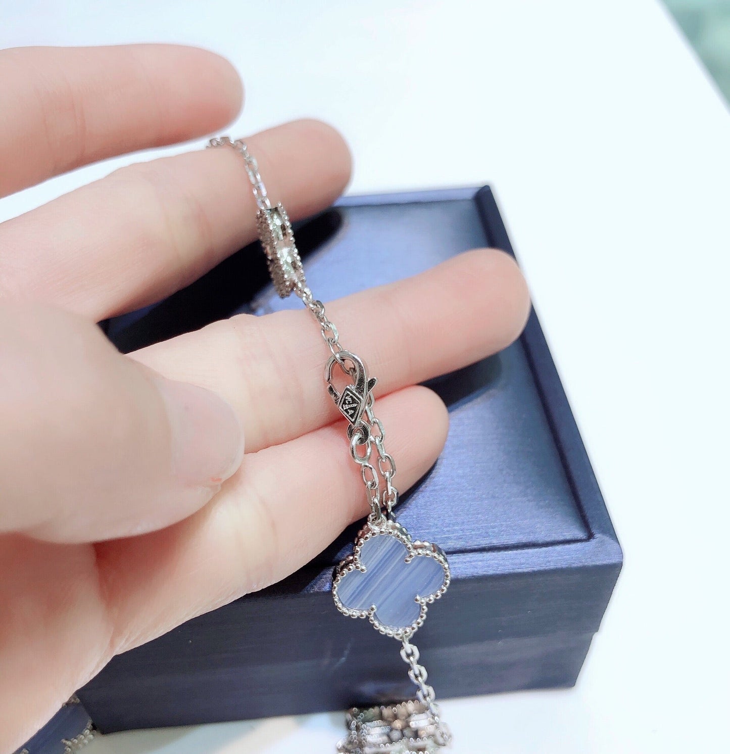 [Solara Jewelry]CLOVERS THE 10-MOTIFS CHALCEDONY DIAMONDS SILVER NECKLACE
